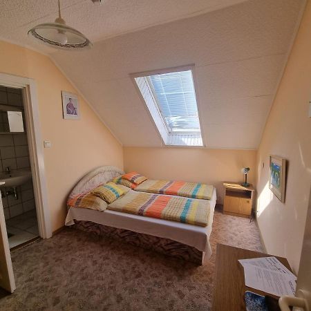 Taban Vendeghaz Balatonlelle Bed & Breakfast Exterior photo