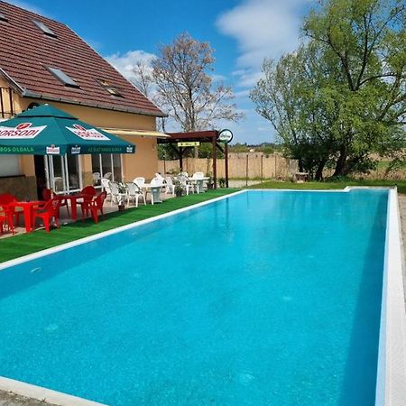 Taban Vendeghaz Balatonlelle Bed & Breakfast Exterior photo