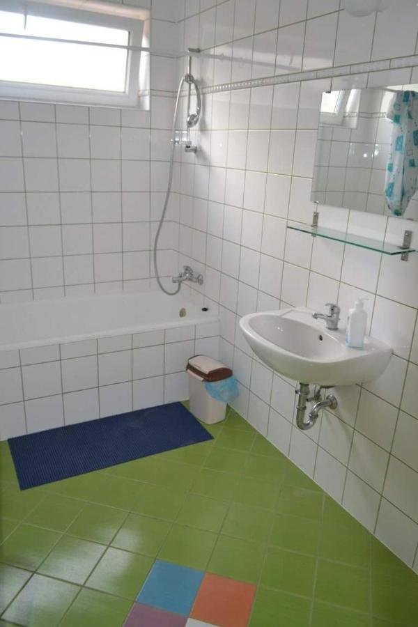 Taban Vendeghaz Balatonlelle Bed & Breakfast Exterior photo