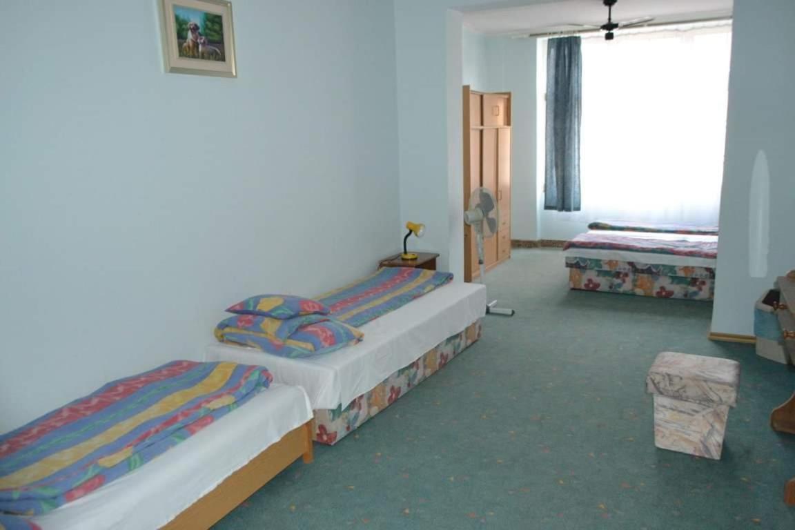 Taban Vendeghaz Balatonlelle Bed & Breakfast Exterior photo