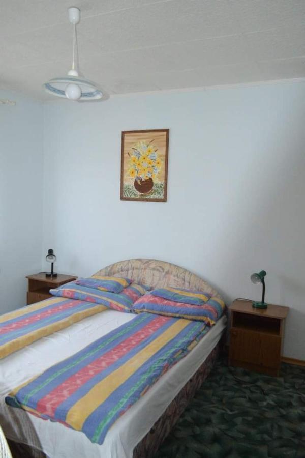 Taban Vendeghaz Balatonlelle Bed & Breakfast Exterior photo
