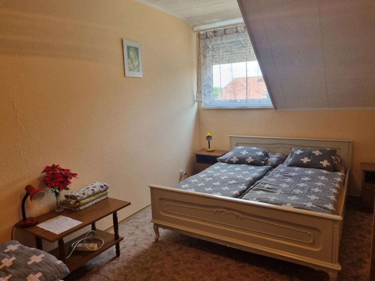 Taban Vendeghaz Balatonlelle Bed & Breakfast Exterior photo